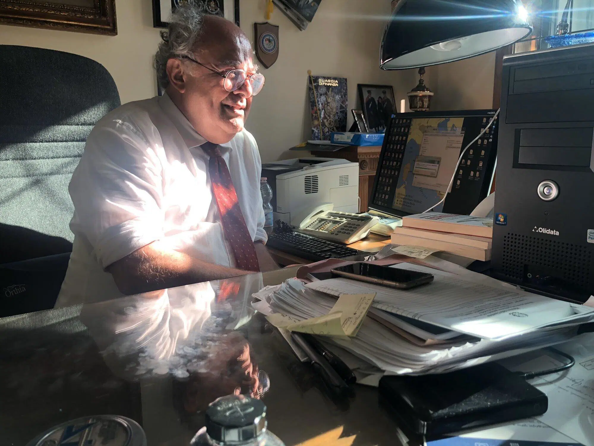 Giuliano Mignini nel suo studio (foto Andrea Vogt)