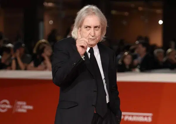 Per Enrico Vanzina il cinema italiano &egrave; in &ldquo;crisi creativa&rdquo; per colpa (anche) di Netflix? Ma il vero film &egrave; la guerra legale (calunnie e truffa) tra lui e la cognata per i debiti del fratello Carlo. E in gioco ci sono prestiti per oltre 200mila euro&hellip;