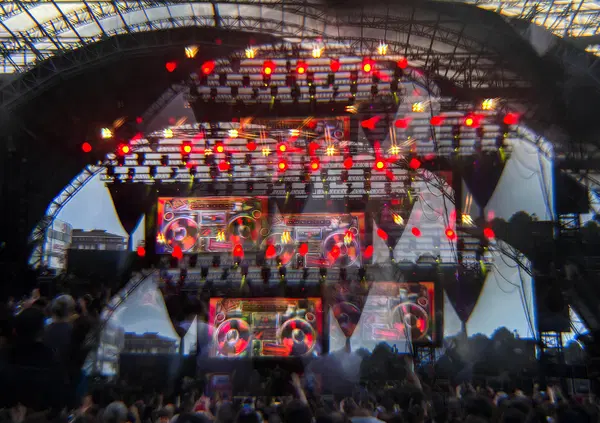 Gli Arcade Boyz ci hanno "dissato" e invitato allo Slam Dunk Italia al Kozel Carroponte a Milano, ma com&rsquo;&egrave; stato? Un festival punk-rock serio e libero dai token...