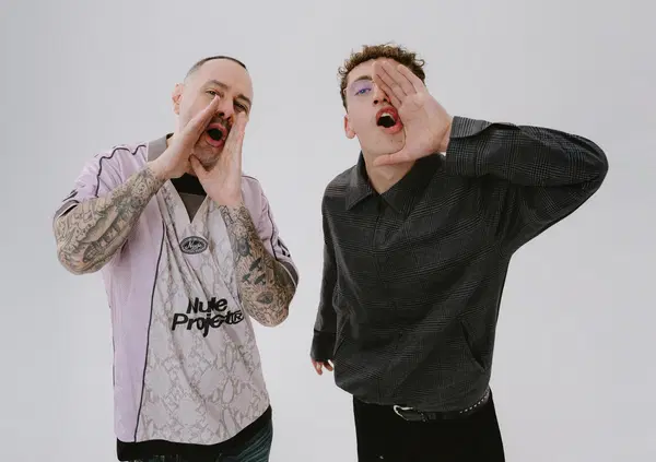 SIAMO ALLA FINE? L'avvocato di Andrea Sempio per la prima volta davanti alle telecamere, a Le Iene nuovi dettagli sul delitto di Garlasco. Gaia in Brasile? Tra famiglia e ayahuasca. E Fabri Fibra e Tredici Pietro&hellip;