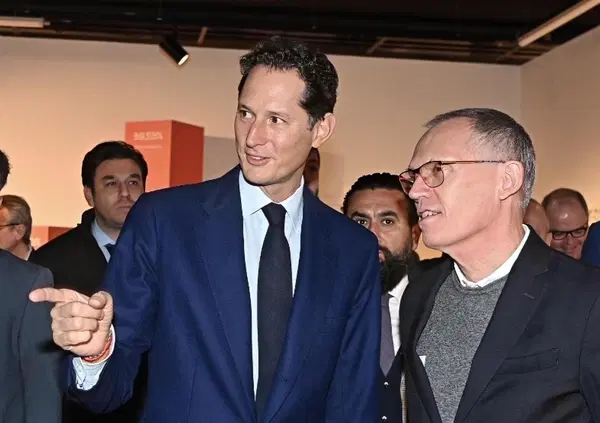 Elkann e Stellantis, ma &egrave; un bene che l&rsquo;ex ceo Tavares benedica la scelta di Filosa come nuovo amministratore delegato?