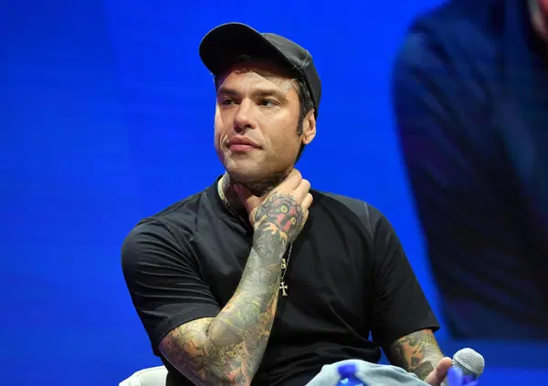 MEGLIO DEL CINEMA. Mario Giordano asfalta Fedez da Forza Italia: &ldquo;Una gran tristezza. Si &egrave; ridotto cos&igrave; male da cercare un applauso alla corte di Gasparri&rdquo;. E sul congresso, l&rsquo;operazione di marketing e le canzoni del rapper&hellip;