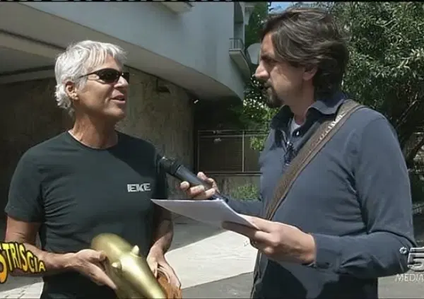 Davvero c&rsquo;&egrave; un libro scritto da Striscia La Notizia e bandito da Claudio Baglioni dopo una querela ad Antonio Ricci, Greggio, Iacchetti e Gerry Scotti? S&igrave;, ma Libri Brutti lo ritira fuori. Le accuse e i testi a confronto, ma l&rsquo;appendice horror?