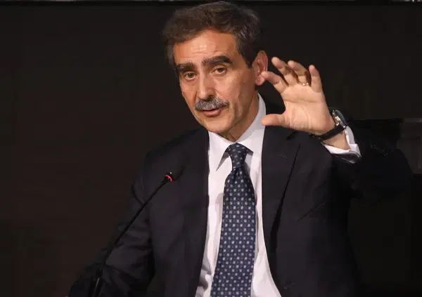 LA VECCHIA DEL FUTURO? Monte dei Paschi all&rsquo;arrembaggio su Mediobanca. Per Lovaglio la scalata &ldquo;non ostile&rdquo; avr&agrave; successo, ma intanto si muove Caltagirone. E Banca Generali, Delfin (Del Vecchio) e il Tesoro&hellip;