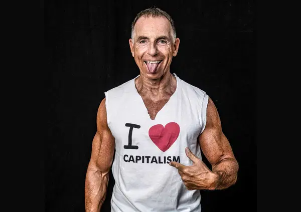 DEL CAPITALISMO NON SAPETE NIENTE (e infatti lo criticate): Abbiamo letto &ldquo;Il viaggio della libert&agrave;&rdquo; di Rainer Zitelmann (Liberilibri), ma com&rsquo;&egrave;? Uno storico palestrato gira il mondo e dimostra che il vero incubo &egrave; il socialismo 