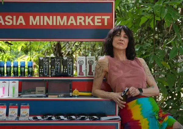 Money Road (Sky), le pagelle: Asia Argento tentatrice (7), Enrico contro Danielle (2), Fabio Caressa carichissimo (8), Alice e le sanguisughe (4), mentre l&rsquo;aperitivo nella giungla&hellip;