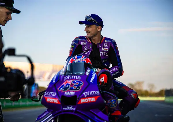 Jack Miller TOTALE a MOW: &ldquo;Le corse sono tutto. Bagnaia? Ha vinto 11 gare nel 2024 e la gente pensa che non sia capace&rdquo;. E poi il mercato con Toprak in Yamaha, l&rsquo;Australia e l&rsquo;unica verit&agrave; di questa MotoGP