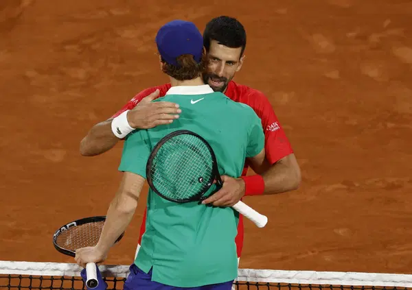 APOCALYPSE NOW: Sinner e Alcaraz, ancora loro in finale. Per Jannik: &ldquo;Come mi preparo? Non cambia l&rsquo;approccio, anche se Carlos non &egrave; Djokovic&rdquo;. Mentre lo spagnolo: &ldquo;Ho un altro passo da compiere. Domenica dar&ograve; tutto, ho giocato un ottimo tennis a Parigi&rdquo;