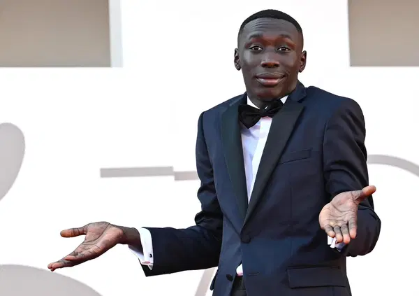 PUZZA DI FAKE NEWS? Ma Khaby Lame &egrave; stato davvero arrestato a Las Vegas? E cosa c&rsquo;entrano l&rsquo;immigrazione e l&rsquo;estrema sinistra? Ecco cosa dice Bo Loudon (amico del figlio di Trump) e perch&eacute; gli indizi rivelano che potrebbe essere una bufala&hellip;