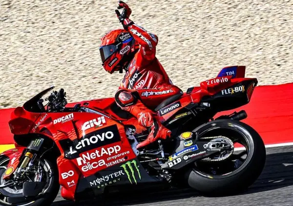 La Sprint di Aragon? La rimonta di Bezzecchi e tutto il resto &egrave; noia: Bagnaia crolla e Marc Marquez, dopo la sportellata con Pedro Acosta, domina su tre GP24 