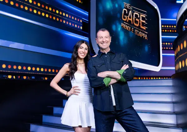 Abbiamo visto la prima puntata di The Cage, programma su Nove con Amadeus e Giulia Salemi, ma com&rsquo;&egrave;? Colorato, veloce e adrenalinico. Funziona? S&igrave;, anche grazie al traino della finale Alcaraz Sinner e un lancio cannato&hellip;