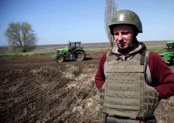 L'UCRAINA NELL'UE SI MANGIA L'AGRICOLTURA? Fondi, terre, guerre, la difficile integrazione se entra nell&rsquo;Unione Europea: prende 96,5 miliardi di euro dal Pac (Politica Agricola Comune)?