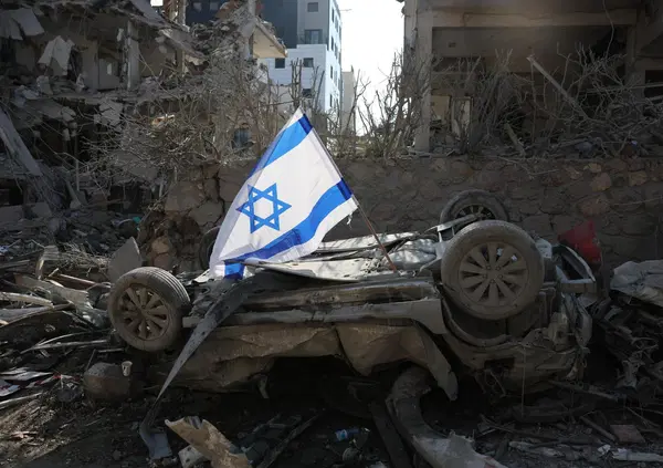 GUERRA ISRAELE-IRAN: a Teheran colpita la residenza di Khamenei, a Tel Aviv morti e feriti. Ma quanto ci costa il conflitto? Petrolio e gas pi&ugrave; cari: ecco i rincari di benzina, gas e luce&hellip;