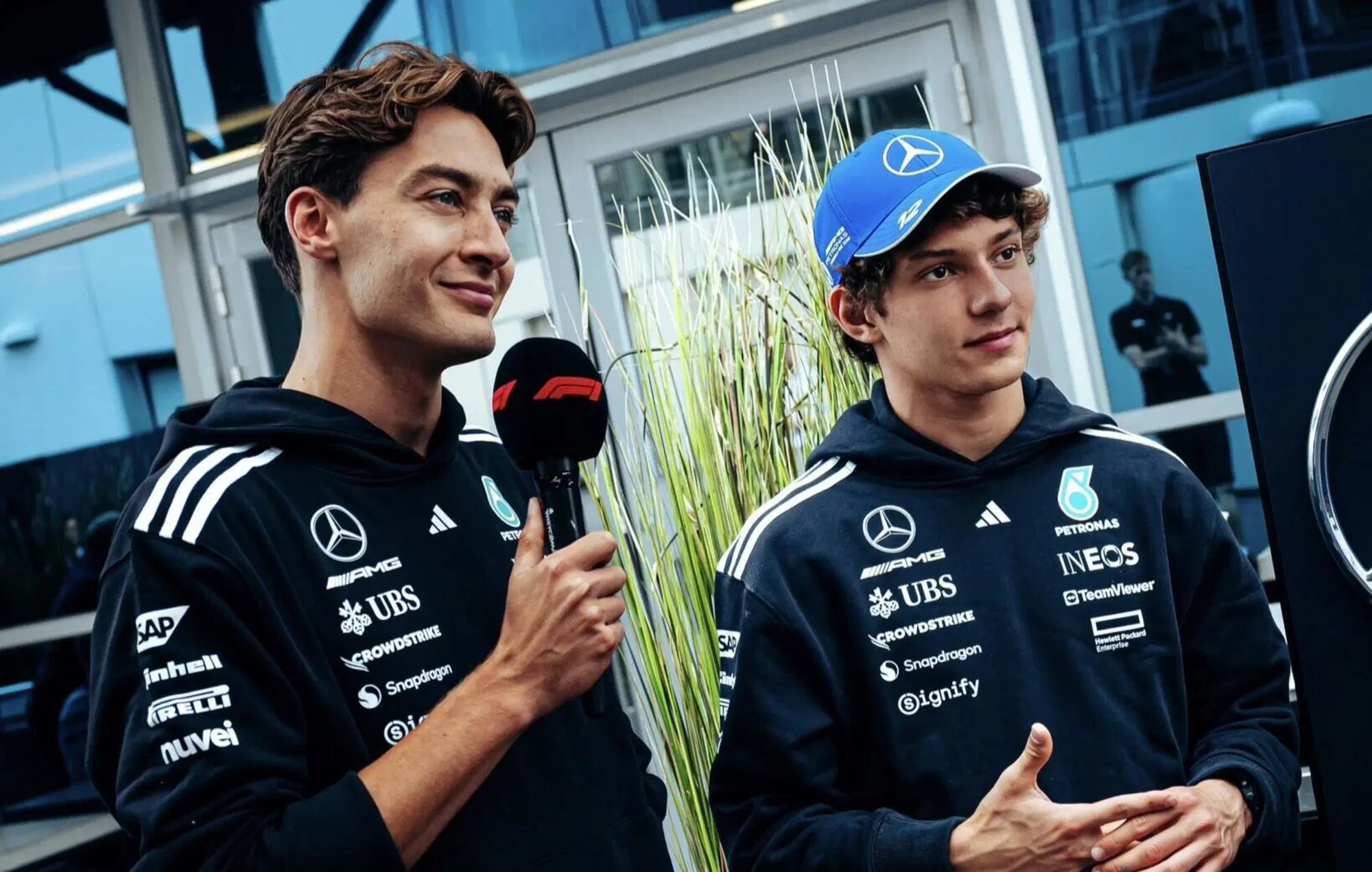 George Russell e Kimi Antonelli durante il media day di Montreal
