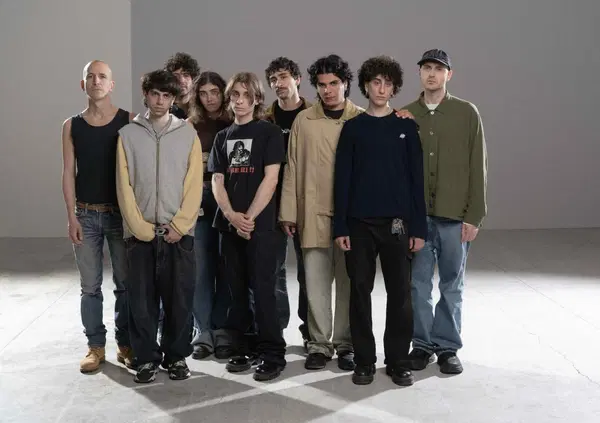 Abbiamo ascoltato &ldquo;Thruppi&rdquo;, il nuovo album di Giovanni Truppi e i Thru Collected, ma com&rsquo;&egrave;? Due generazioni si ritrovano nello stesso dolore. E quella fusione tra italiano e napoletano&hellip;