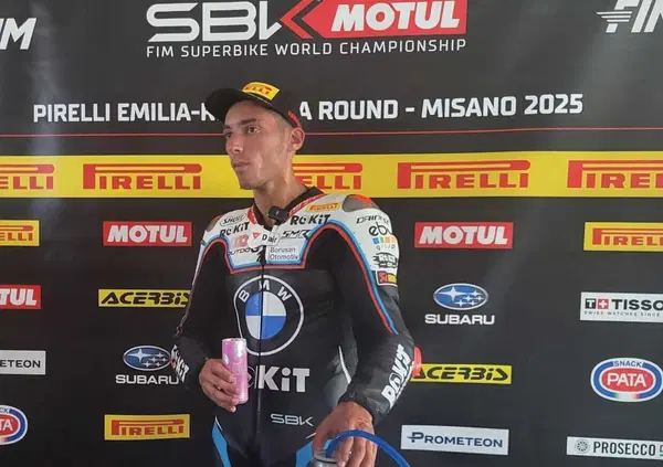 Toprak Razgatlioglu vince Gara1 a Misano davanti a un Nicol&ograve; Bulega "pi&ugrave; incaz*ato che contento". Terzo a oltre 15 secondi Danilo Petrucci (e incaz*ato pure lui)