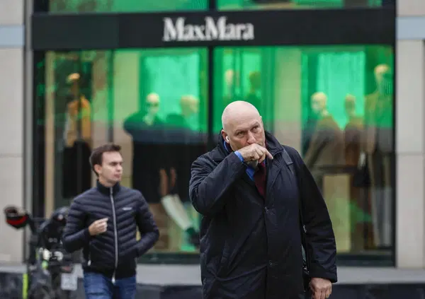 MAD MAX MARA? &ldquo;Ci chiamano mucche da mungere&rdquo;: dietro il lusso di Max Mara ci sono oppressione, degrado e insulti alle lavoratrici