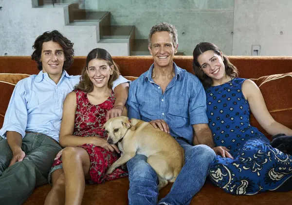 Dinasty Benetton, dalle Autostrade ai libri (coi pisolini di Schumacher)? Alessandro spara su Atlantia, Mundys, Andy Warhol, il surf e Aeroporti di Roma. Ma sul Ponte Morandi mette la freccia e svicola?