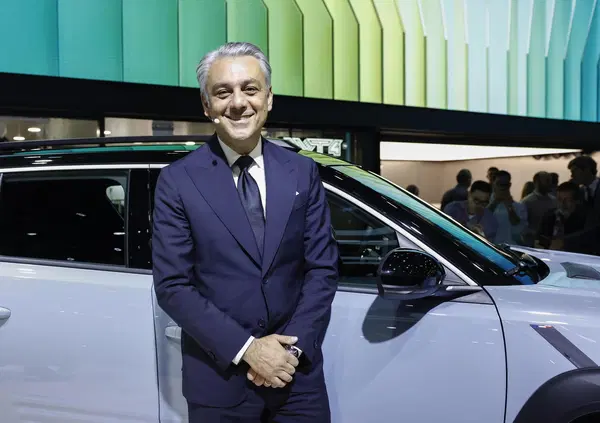 Altro che Stellantis, De Meo molla Renault, ma non per andare da Elkann: destinazione Kering e il suo lusso. L&rsquo;ad che &ldquo;piazz&ograve;&rdquo; la 500 Fiat baster&agrave; per risollevare il gruppo francese in crisi?