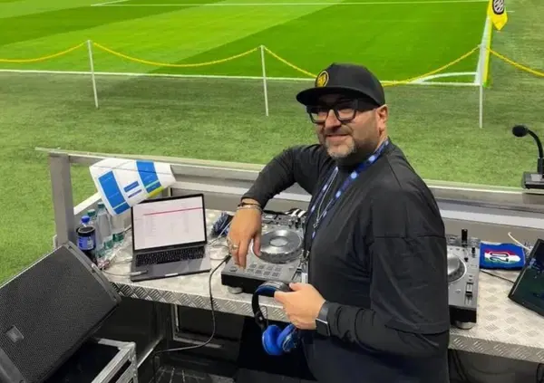 Abbiamo ascoltato &ldquo;Hojitas&rdquo;, nuovo singolo di dj Marietto e Ruggieri, ma com&rsquo;&egrave;? Spensierato e balneare. Dagli spalti di San Siro spinge energia con un brano che &ldquo;rischia&rdquo; di diventare un piccolo classico dell&rsquo;estate 2025&hellip;