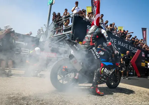 Le bertucce della MotoGP, il dissing Bulega vs Bassani, la data zero di Pirelli e i &ldquo;vecchi con la voglia&rdquo;: ecco il non raccontato del week end di SBK a Misano