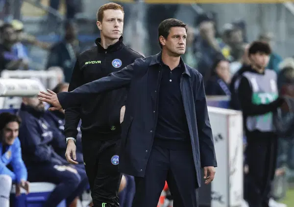 CHIVU SPACCA. Ma l&rsquo;avete sentito alla prima da allenatore dell'Inter? Lancia una stoccata a Inzaghi, spiega a Marotta che cos&rsquo;&egrave; l&rsquo;interismo e difende Mkhitaryan contro un giornalista. &Egrave; il mister giusto per i nerazzurri dopo la batosta Champions?