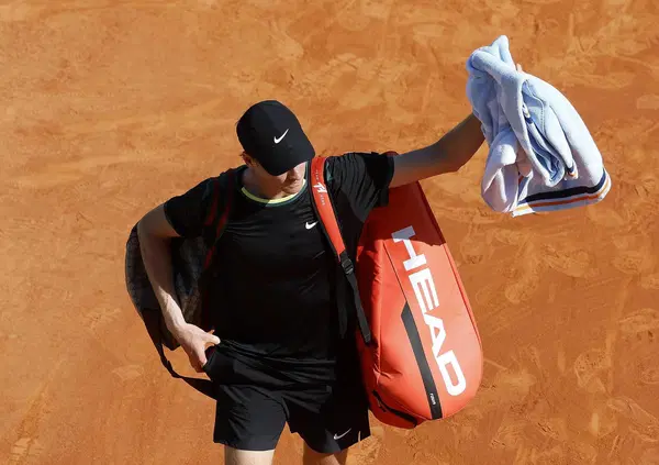 MONTECARLO? IN LISTA NERA. &Egrave; per questo che Djokovic se ne va? E cosa faranno ora Sinner e gli altri con la residenza nel Principato di Monaco, da Verstappen e Hamilton a Musetti e Berrettini?