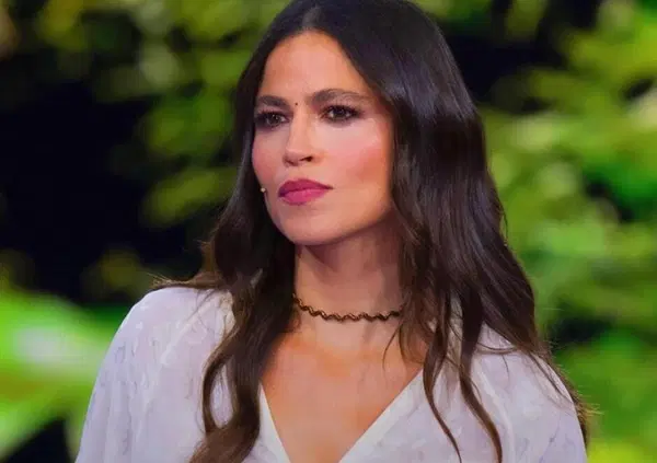 Isola dei Famosi, le pagelle: Simona Ventura, tutto ok (6)? Omar Fantini &egrave; di nuovo leader (ma non &egrave; quello che sembrava, 5), Mirko Frezza non sacrifica il riso (5) e Veronica Gentili non si arrende (7)