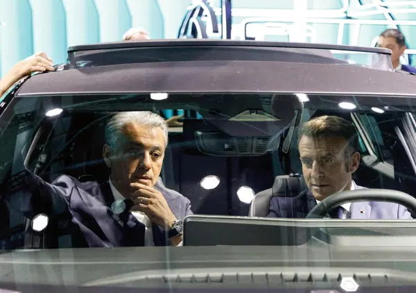  De Meo, ma cosa c&rsquo;entra l'auto con la moda e il lusso? Chiedetelo a Elkann (e forse c&rsquo;entra pi&ugrave; che la Renault con le armi, vedi Macron?)