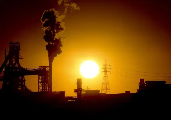 Ecco come Taranto &egrave; diventata la &ldquo;MONNEZZOPOLI D'ITALIA&rdquo;. Dopo Ilva, Eni e gli inceneritori, arriva una nuova discarica grande come 5 campi da calcio. Ma l&rsquo;immondizia &egrave; la chiave per il potere?