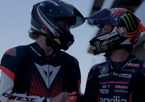 MAMMA STO MALE! Siamo stati in moto con Marco Bezzecchi per due giri di follia a Misano sull&rsquo;Aprilia biposto [VIDEO]