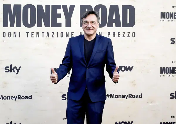 Le bombe di Fabio Caressa a Supernova: Lele Adani? &ldquo;Non &egrave; oggettivo&rdquo;. Sull'estetica: &ldquo;Con un calciatore la mia eterosessualit&agrave; ha vacillato...&rdquo;. Il tiki-taka "che palle&rdquo;. E la sua squadra ideale?