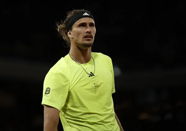 CHIAGNI E PERDI. Atp Halle, Zverev (contro Sonego) piange, ma &egrave; il migliore? Forse, tra chi non ha mai vinto (e non vincer&agrave;?) uno Slam: &ldquo;Qualcuno dimentica che sono il numero tre al mondo&rdquo;. Ma...