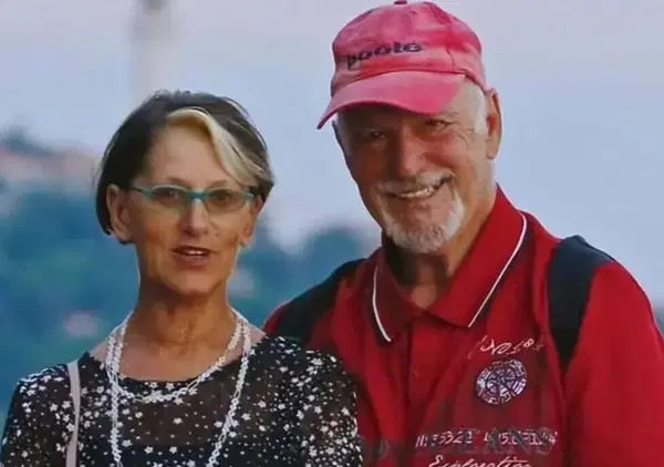 Omicidio Liliana Resinovich, il marito Sebastiano &egrave; un LUPO SOLITARIO? &ldquo;Per questo andavamo in giro sempre soli&rdquo;. Ma Visintin ribadisce la sua innocenza? E sui tanti viaggi a Lombardia Nera&hellip;