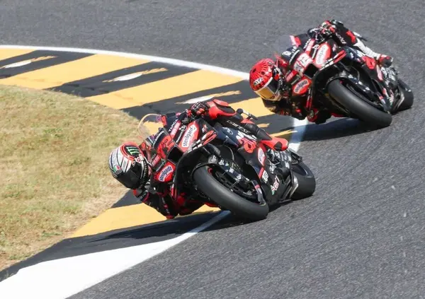 Il giro secco al Mugello secondo Marco Bezzecchi: &ldquo;Quindici curve tutte a manetta, vorrei provare in auto. Oggi? Aprilia s&rsquo;&egrave; fatta il cu*o, ma noi piloti&hellip;&rdquo;