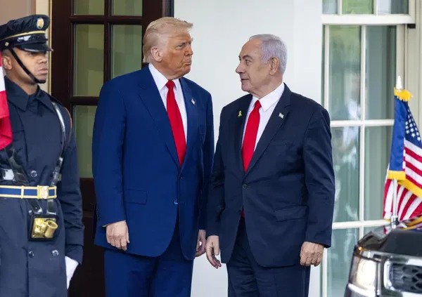 LA BORDATA del fedelissimo di Trump che attacca Netanyahu: &ldquo;&Egrave; un venditore&rdquo;. Ma perch&eacute; Bannon va contro Israele se la posizione di Donald &egrave; completamente diversa? Poi sugli Usa, la linea America First e il cambio di regime&hellip;