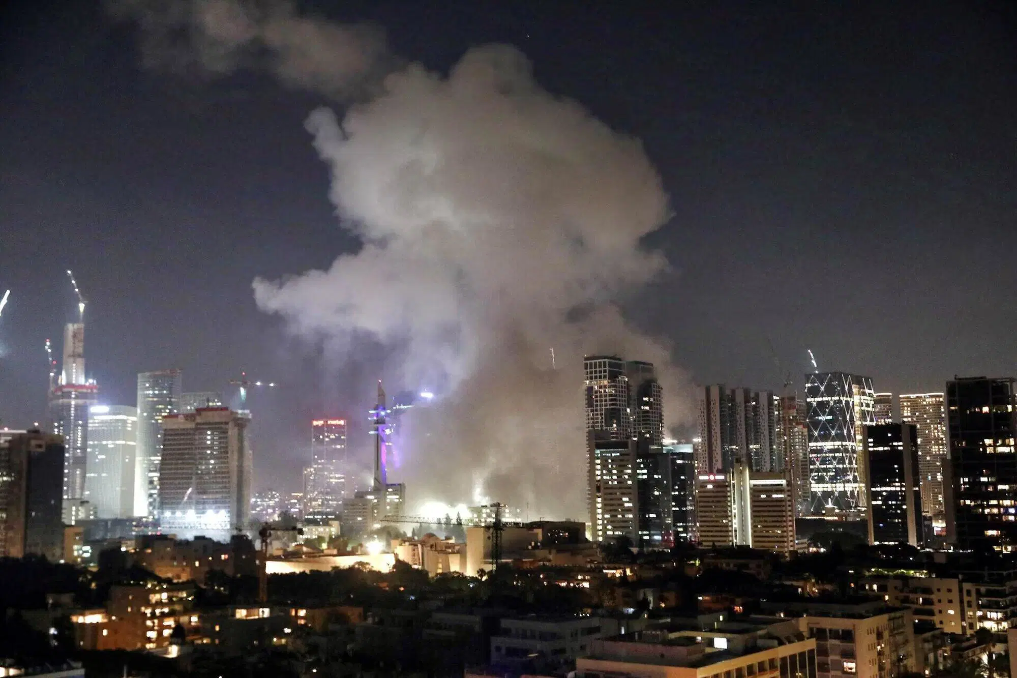 Tel Aviv colpita dai missili dell'Iran