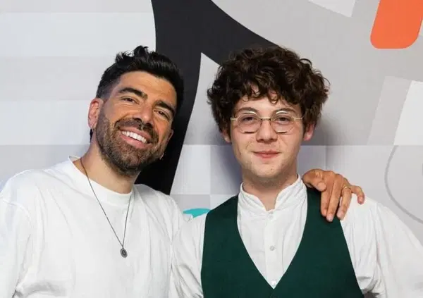 Edoardo Prati al Basement asfalta gli haters: &ldquo;Non sono un intellettuale. Distruggo la cultura? Voi cosa fate?&rdquo;. Fabio Fazio? &ldquo;Il mio sogno da bambino&rdquo;, Vasco Rossi che lo segue sui social, le sigarette a 13 anni e i vestiti&hellip;