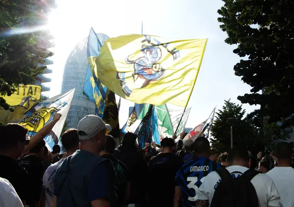 Caso ultras, alla festa degli Irriducibili uno striscione per Boiocchi con la famiglia presente: &ldquo;Lealt&agrave; e amicizia i nostri valori, Vittorio sempre nei nostri cuori&rdquo;. E dopo il racconto di Beretta si va verso il rito immediato a processo: ecco le novit&agrave;