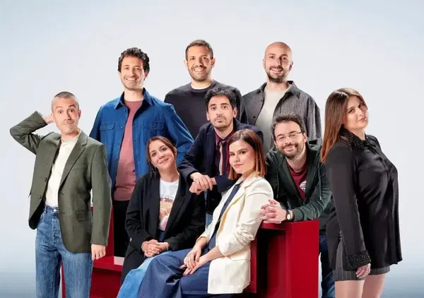 Abbiamo visto la seconda puntata di &ldquo;In&amp;Out - Niente di serio&rdquo; (Tv8), ma com&rsquo;&egrave;? Un programma comico che sfugge ai luoghi comuni della tv. Pu&ograve; davvero diventare un nuovo cult di riferimento per la comicit&agrave; italiana?