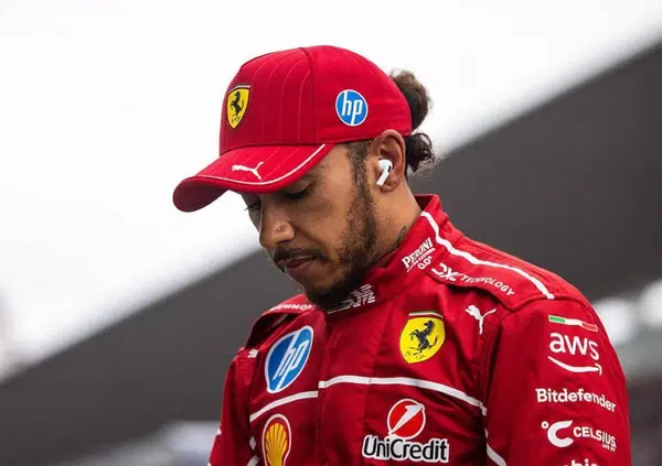La lezione di Lewis Hamilton in Ferrari: &ldquo;Sfido gli ingegneri e faccio domande, tante&rdquo;. E sugli aggiornamenti da Maranello &egrave; chiaro
