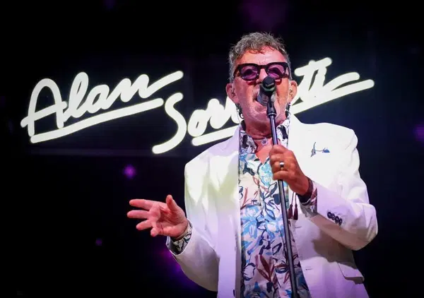 FIGLI DELLE STELLE, NON DELL&rsquo;AUTOTUNE: Alan Sorrenti lancia l&rsquo;allarme: &ldquo;Usato per occultare i limiti&rdquo;. E sui finti sold-out nei concerti &egrave; drastico: &ldquo;Ormai nella musica &egrave; tutto falso&hellip;&rdquo;