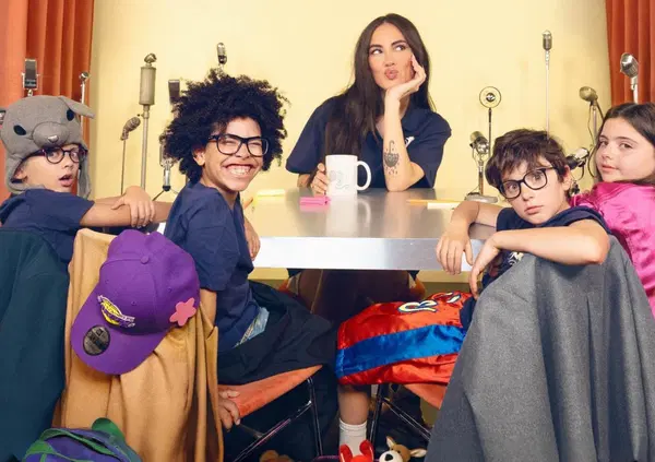 Giulia De Lellis con The Piccologi ha copiato (male) il podcast Babysitter di Paolino Ruffini? Chiede ai bambini di ascelle, creme e outfit, tutto bene? No, perch&eacute; con 5 milioni di follower e Tony Effe fa zero like&hellip;