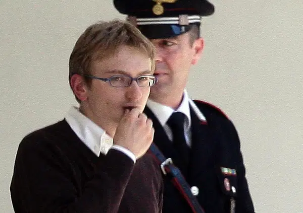 Delitto di Garlasco, IL PRIMO ARRESTO DI STASI &Egrave; STATO IL PUNTO DI NON RITORNO? Parla l&rsquo;avvocato De Rensis: &ldquo;Il biondino dagli occhi di ghiaccio &egrave; diventato un assassino&rdquo;. E sulla scomparsa delle impronte digitali di Chiara Poggi dal pigiama...