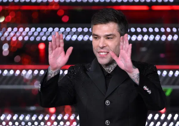 Ma davvero Fedez ha fatto buttare fuori da un locale Alessandro Rosica? Da Philipp Plein a Instagram, la vendetta dell'investigatore social &egrave; il manuale del boomer rancoroso