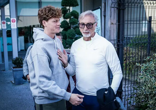 CLAMOROSO, SINNER A WIMBLEDON &ldquo;IMPREPARATO&rdquo;? Perch&eacute; &egrave; gi&agrave; finito il rapporto con Marco Panichi e Ulises Badio, dopo le scene tra Jannik e il preparatore al Roland Garros? E Bertolucci: &ldquo;Avr&agrave; avuto i suoi motivi&hellip;&rdquo;