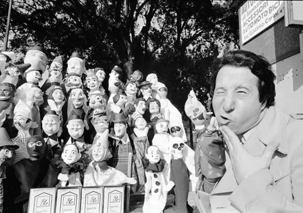 Siamo andati al funerale di Alvaro Vitali, ma com'&egrave; stato? Un romanzo dell&rsquo;ingratitudine: pochi vip, nessuno della commedia sexy (da Banfi a Fenech), ma le lacrime dei romani e un grande Carlo Verdone 