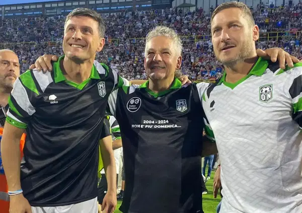 Il calcio quello bello con Adriano e Zola di nuovo insieme, Totti che fa ancora magie e Baggio&hellip; welcome tu Operazione Nostalgia: il racconto del fondartore Andrea Bini