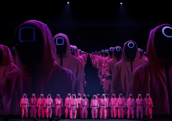 Squid Game 3, nato incendiario muore pompiere? L'abbiamo visto su Netflix, ma com'&egrave;? La stagione finale diventa un talent sulla carit&agrave; cristiana (fa concorrenza a Trenta ore per la vita)