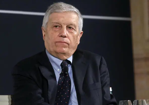 ALDO GRASSO DEMOLISCE I TORMENTONI ESTIVI? &ldquo;Un grande tormento, ma&hellip;&rdquo;. Niente Vamos a la playa e Abbronzatissima? E sul documentario Estati senza fine&hellip;